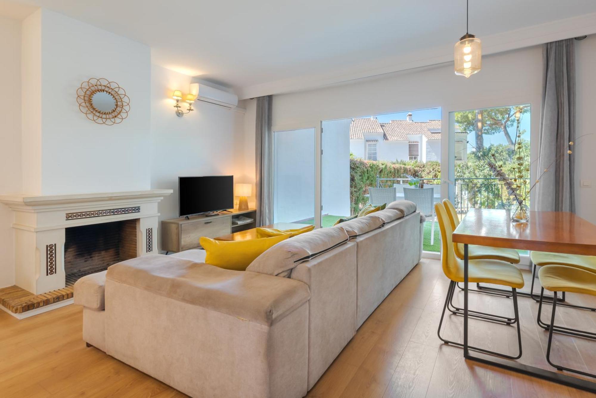 Wintowinrentals Townhouse, Pool & Beach