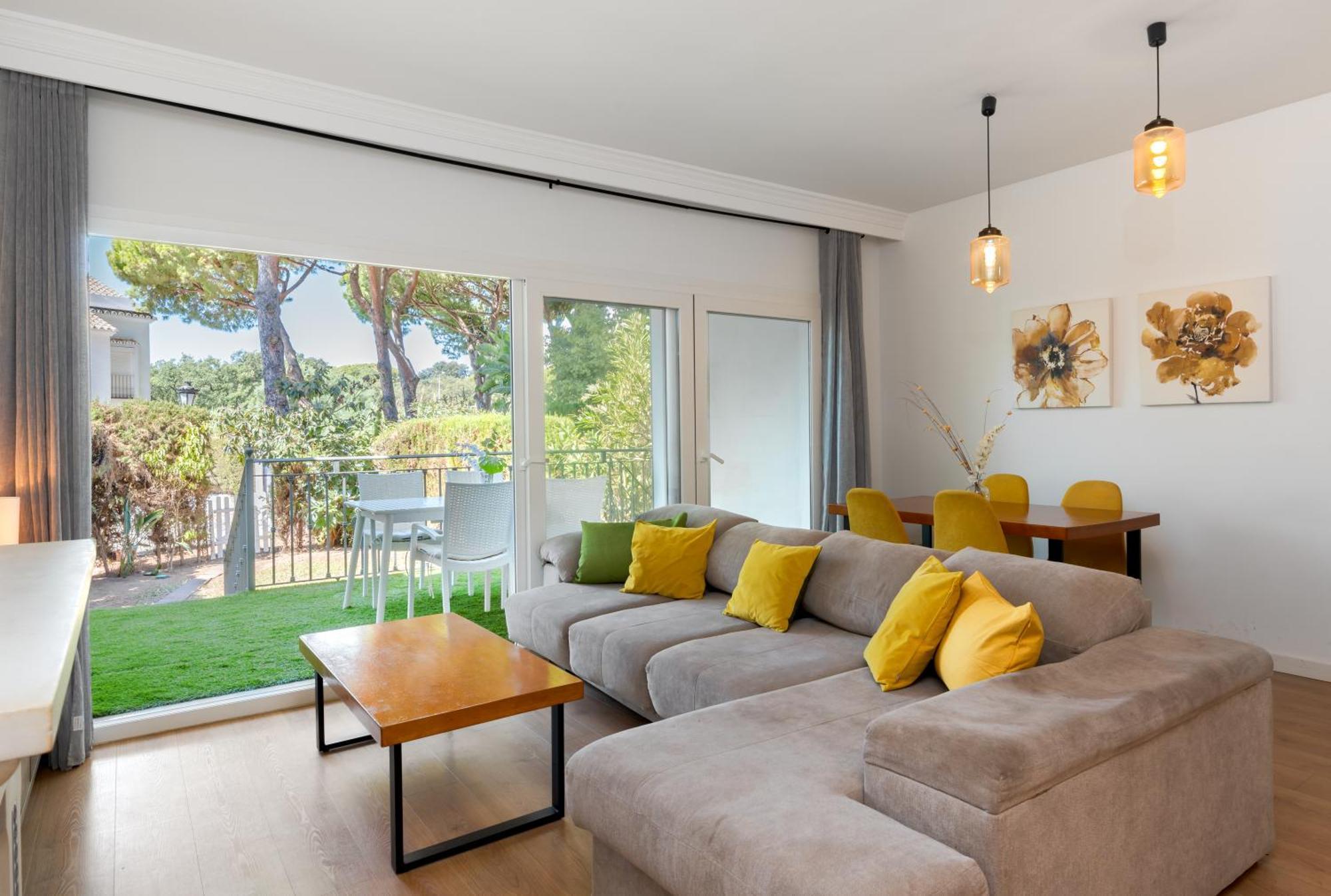 Feriehus Wintowinrentals Townhouse, Pool & Beach