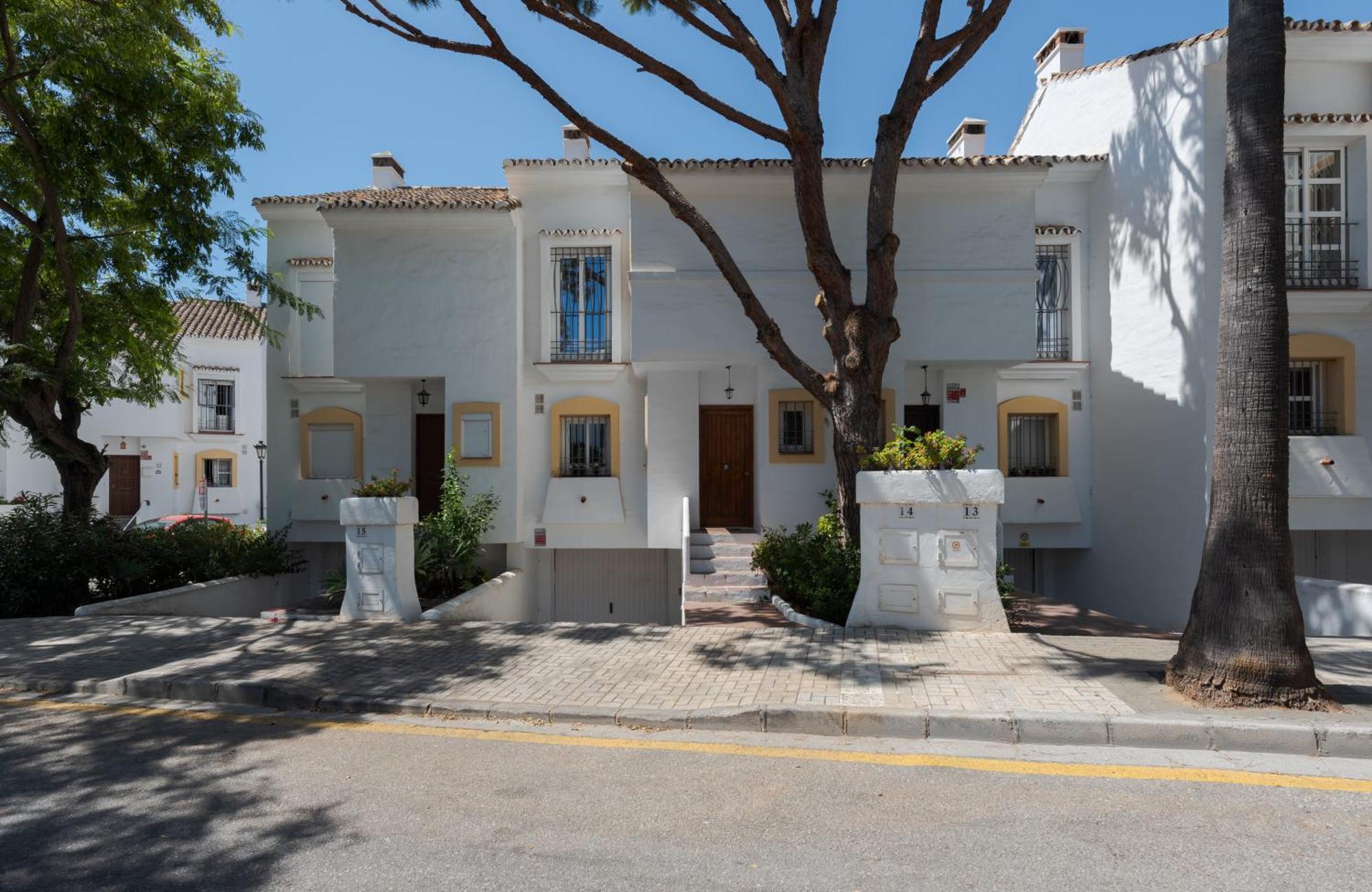 Feriehus Wintowinrentals Townhouse, Pool & Beach *
