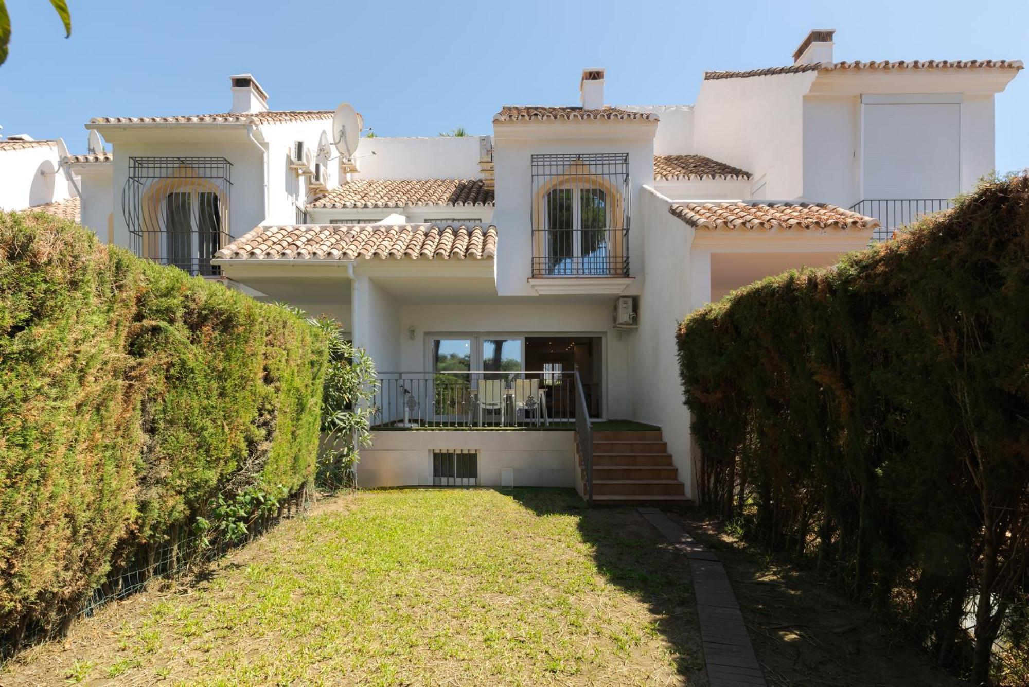 Feriehus Wintowinrentals Townhouse, Pool & Beach *