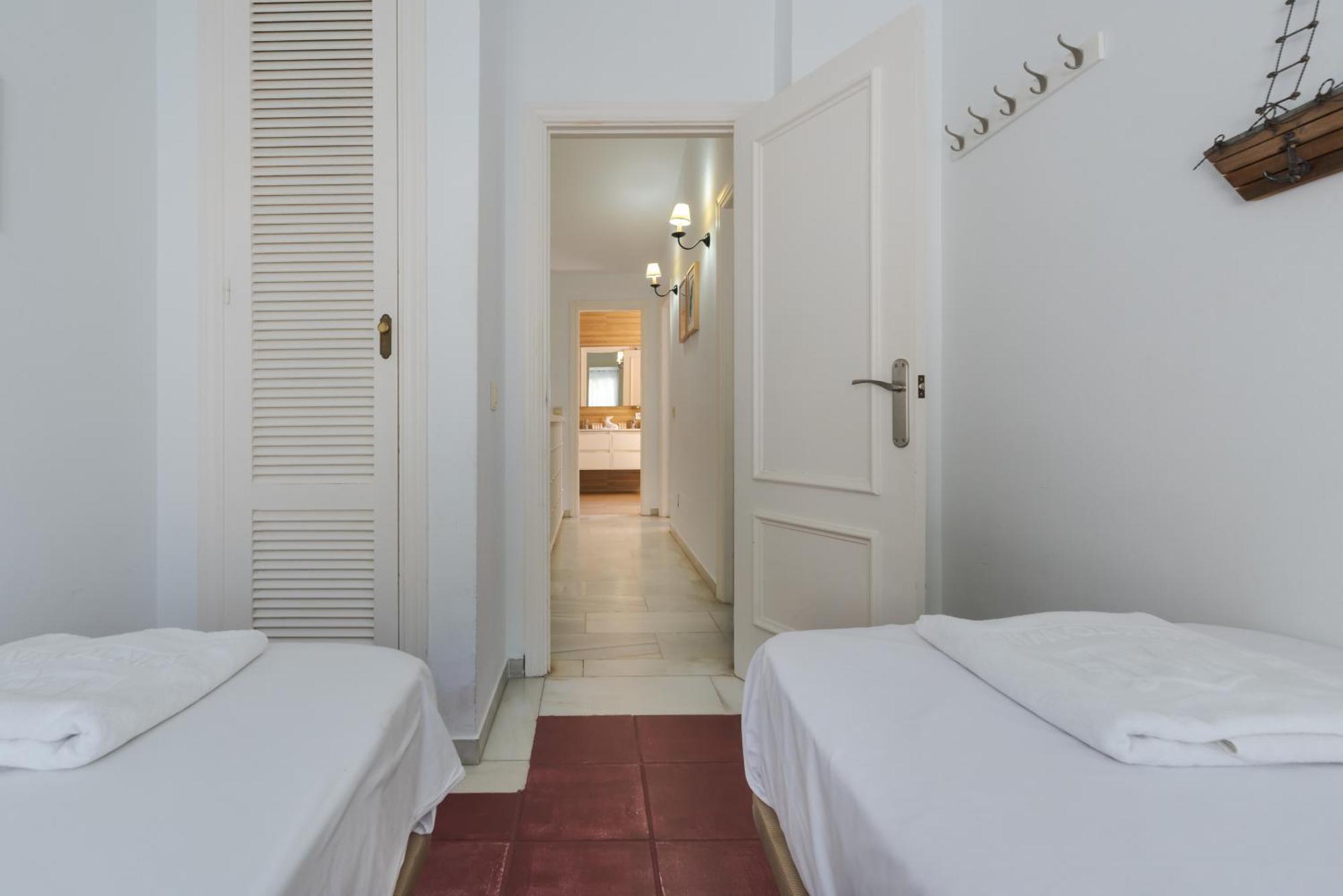 Feriehus Wintowinrentals Townhouse, Pool & Beach
